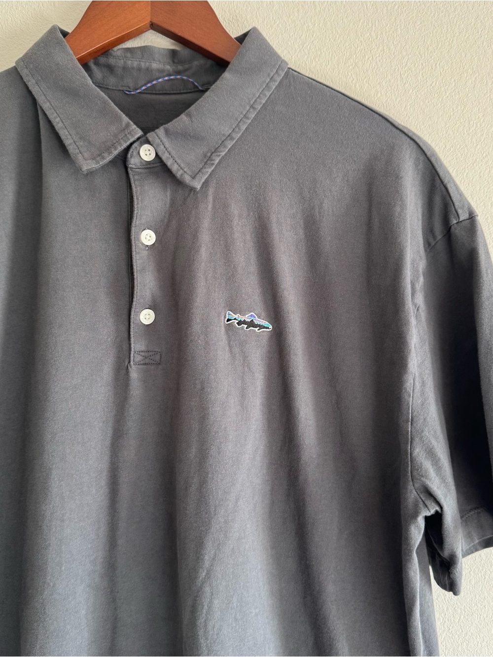 Patagonia Gray Polo Short Sleeve Organic Cotton Trout Logo Gorpcore Large